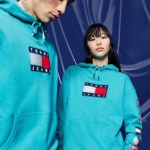 Tommy Hilfiger 情侣款超显白配色连帽卫衣 Tommy Hilfiger 情侣款超显白配色连帽卫衣